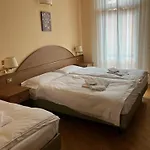 Saini With Air Conditioning Hotel 3*