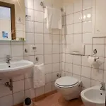 Hotell Saini With Air Conditioning