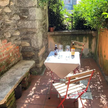 Saini With Air Conditioning מלון סטרסה
