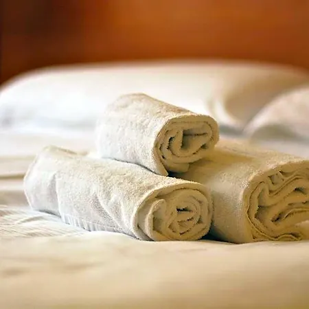 فندق Saini With Air Conditioning 3*