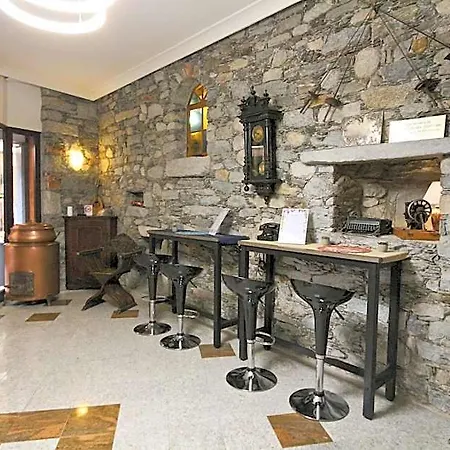 Saini With Air Conditioning 3* ستريزا
