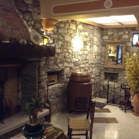 Saini With Air Conditioning 3* ストレーザ