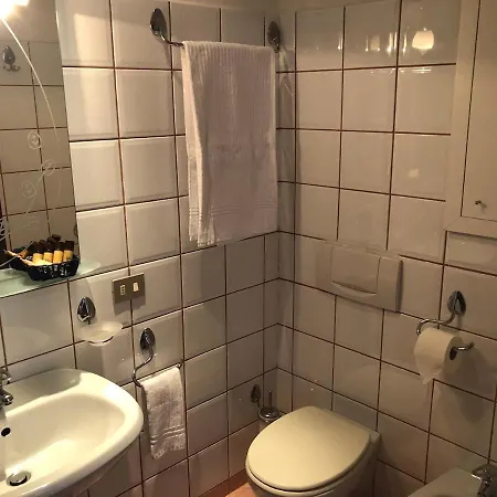 ホテル Saini With Air Conditioning 3*