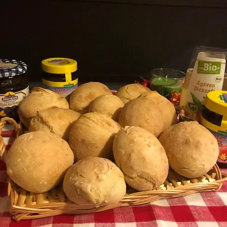 Saini With Air Conditioning فندق ستريزا